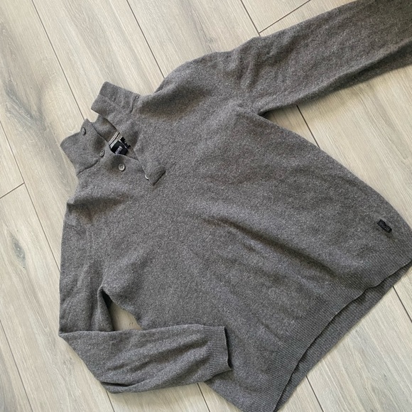 hugo boss 100% virgin wool sweater - Picture 3 of 3